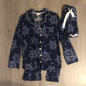 Blue and white Soma pajama set with three pieces: top  long pants and shorts